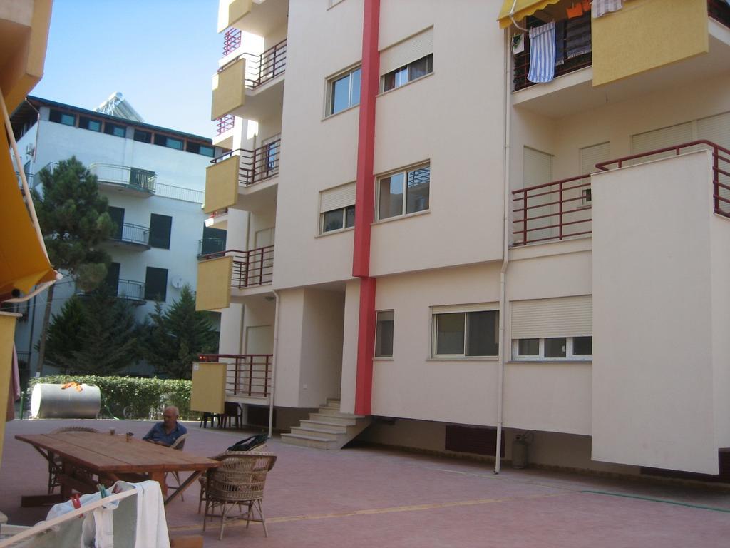 Aldom Apartments Durres Exterior photo